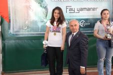 Fay Yamaner Mücevher Sporcunun Yanında