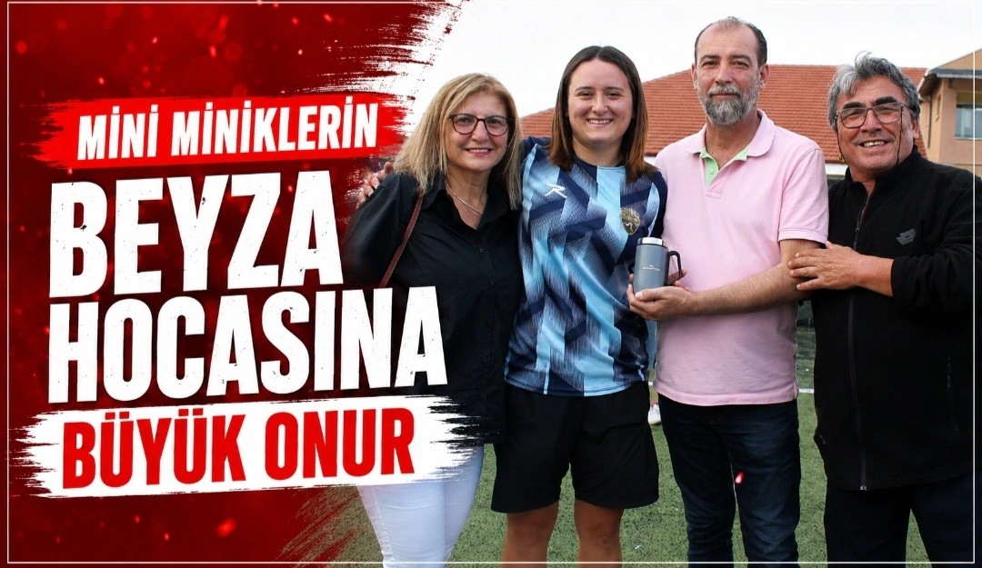 Mini Miniklerin Beyza Hocasına Büyük Onur Mini Miniklerin Beyza Hocasına Büyük Onur